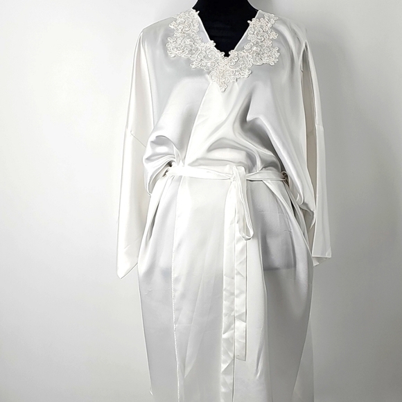 California Miss Satiny Robe w Embroidered Embellishments & Dolman Sleeves - Picture 10 of 11